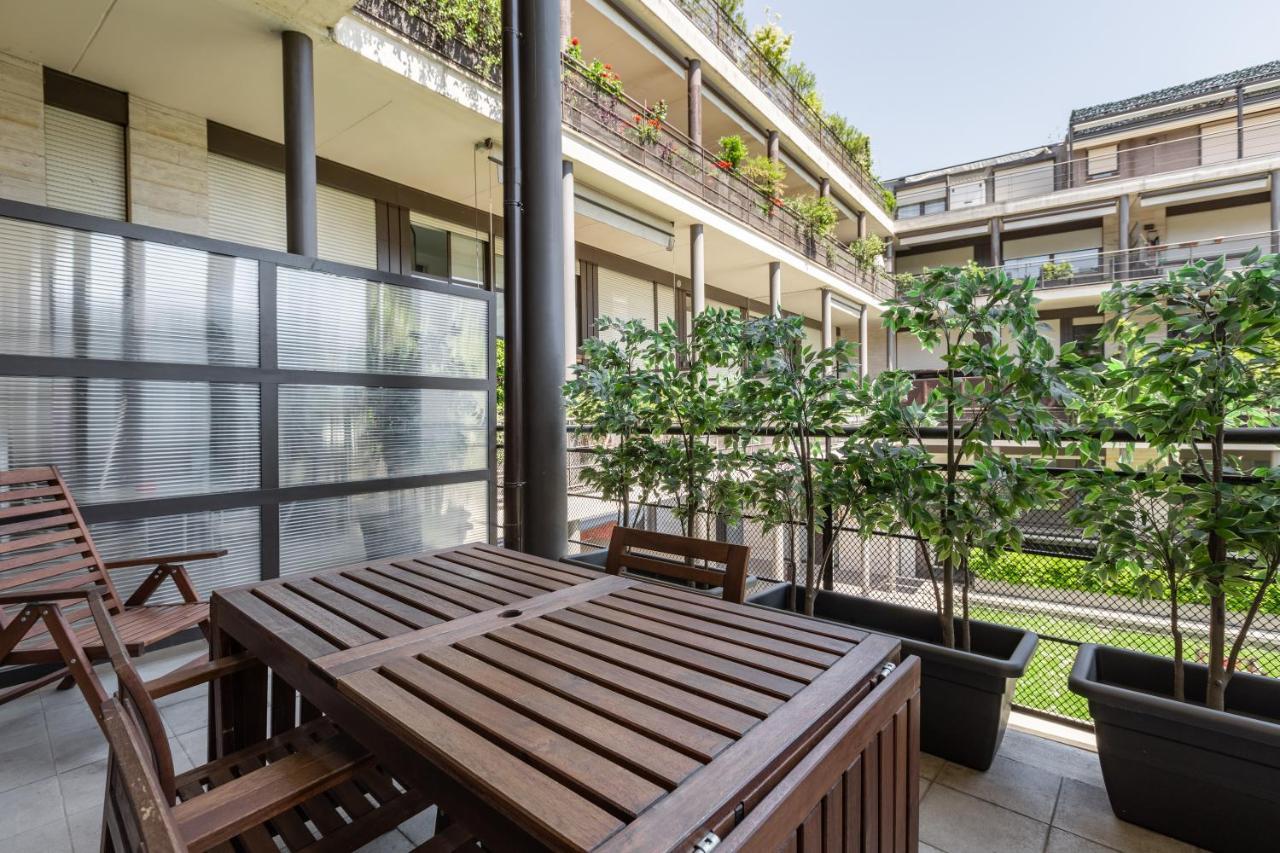 Apartment Elegant Loft With Balcony! *