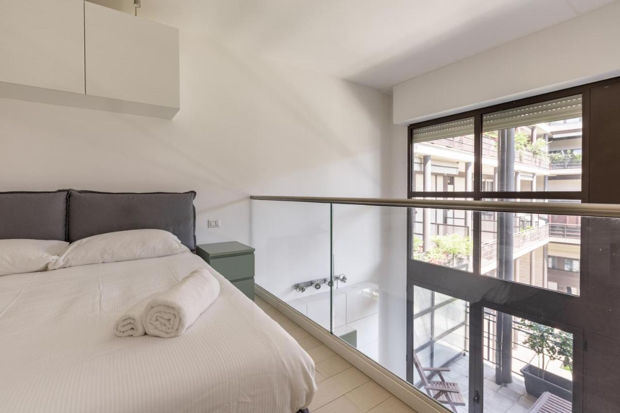 Elegant Loft With Balcony! Apartment *