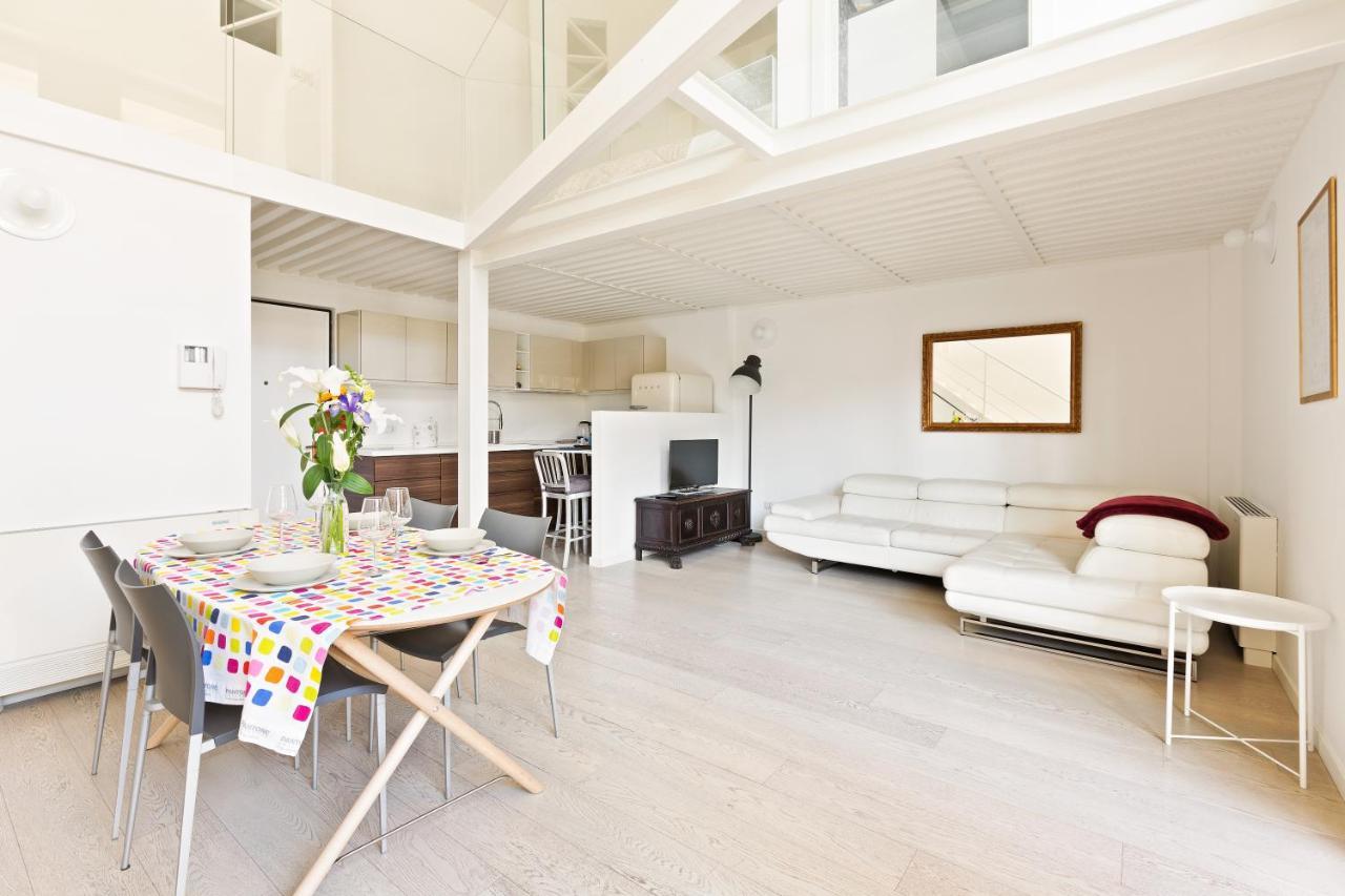 Elegant Loft With Balcony!